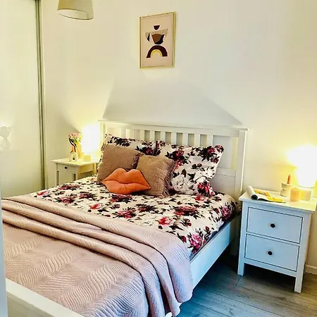 Apartament Blisko Centrum Warszawy *
