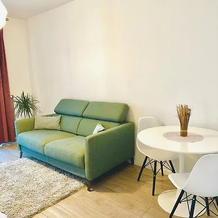 Apartment Apartament Blisko Centrum Warszawy *